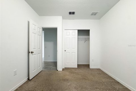 House in Poinciana, Florida 3 bedrooms, 137.87 sq.m. № 2198889 - photo 16