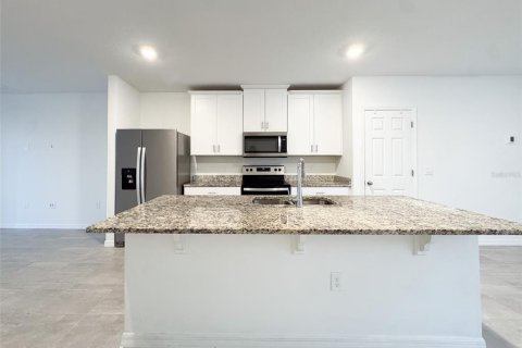 House in Poinciana, Florida 3 bedrooms, 137.87 sq.m. № 2198889 - photo 8