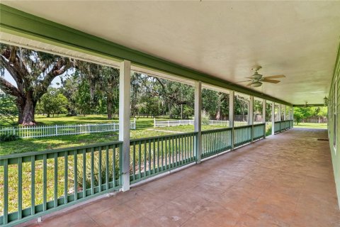 House in Trenton, Florida 4 bedrooms, 387.4 sq.m. № 2231938 - photo 25