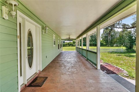House in Trenton, Florida 4 bedrooms, 387.4 sq.m. № 2231938 - photo 24