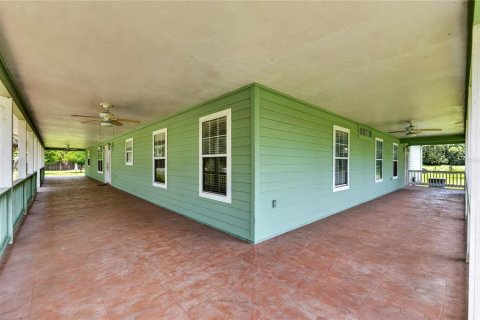 House in Trenton, Florida 4 bedrooms, 387.4 sq.m. № 2231938 - photo 22