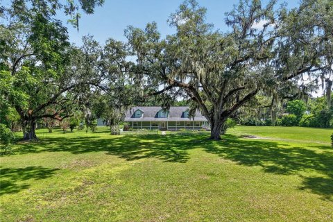 House in Trenton, Florida 4 bedrooms, 387.4 sq.m. № 2231938 - photo 9