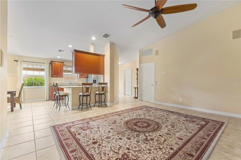 Duplex in Orlando, Florida 2 bedrooms, 158.68 sq.m. № 1899786 - photo 11