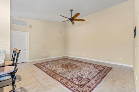 Duplex in Orlando, Florida 2 bedrooms, 158.68 sq.m. № 1899786 - photo 13