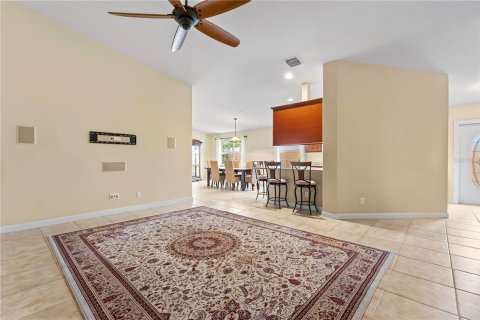 Duplex in Orlando, Florida 2 bedrooms, 158.68 sq.m. № 1899786 - photo 12