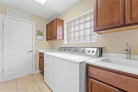 Duplex in Orlando, Florida 2 bedrooms, 158.68 sq.m. № 1899786 - photo 30