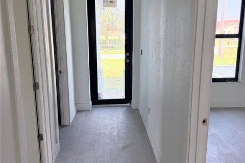 Immobilier commercial à vendre à Punta Gorda, Floride: 6 chambres, 255.02 m2 № 2391694 - photo 10