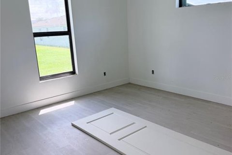 Immobilier commercial à vendre à Punta Gorda, Floride: 6 chambres, 255.02 m2 № 2391694 - photo 4