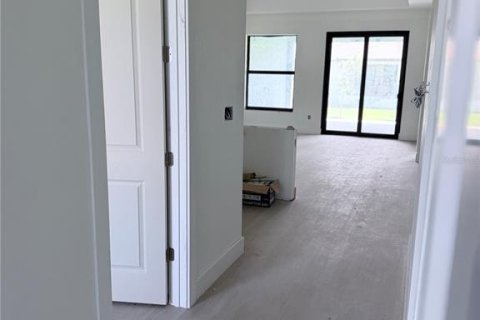 Immobilier commercial à vendre à Punta Gorda, Floride: 6 chambres, 255.02 m2 № 2391694 - photo 8