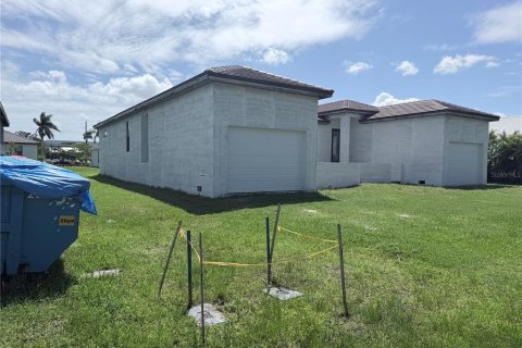 Immobilier commercial à vendre à Punta Gorda, Floride: 6 chambres, 255.02 m2 № 2391694 - photo 11