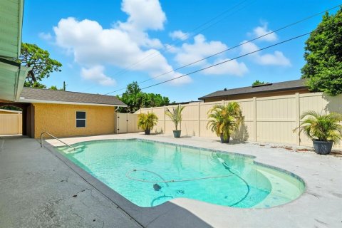 Casa en venta en Orlando, Florida, 3 dormitorios, 180.88 m2 № 1914880 - foto 5