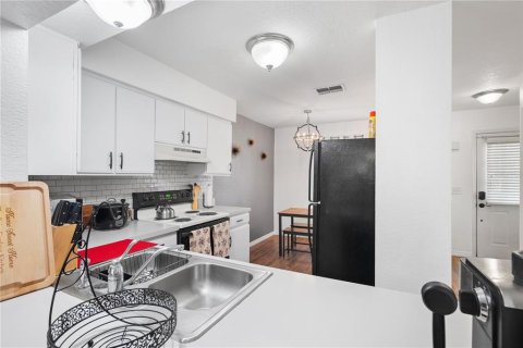 Adosado en venta en Tampa, Florida, 2 dormitorios, 102.56 m2 № 1751426 - foto 10