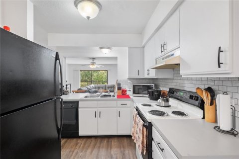 Adosado en venta en Tampa, Florida, 2 dormitorios, 102.56 m2 № 1751426 - foto 9