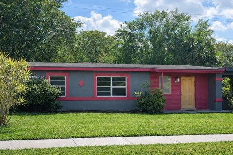 Casa en Lauderhill, Florida 3 dormitorios, 108.05 m2 № 2030663