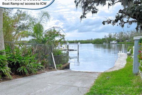 Casa en venta en Sarasota, Florida, 3 dormitorios, 141.03 m2 № 1556695 - foto 2