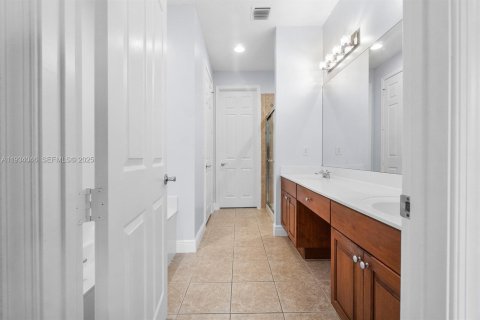 Купить таунхаус в Юпитер, Флорида 3 спальни, 181.44м2, № 1992540 - фото 26