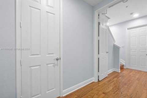 Купить таунхаус в Юпитер, Флорида 3 спальни, 181.44м2, № 1992540 - фото 4