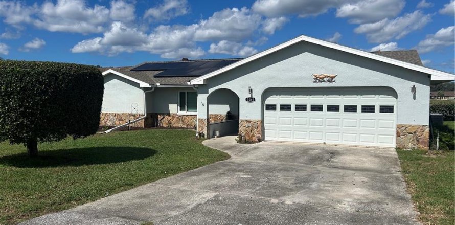 Villa ou maison à Weeki Wachee, Floride 3 chambres, 150.59 m2 № 2419914