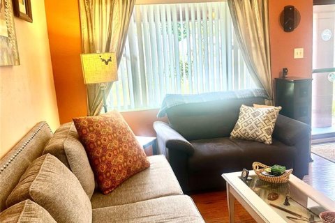 Casa en venta en Tampa, Florida, 2 dormitorios, 80.17 m2 № 1912673 - foto 20