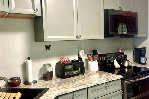 Casa en venta en Tampa, Florida, 2 dormitorios, 80.17 m2 № 1912673 - foto 25