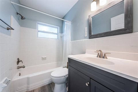 House in Saint Petersburg, Florida 3 bedrooms, 145.11 sq.m. № 2389466 - photo 29