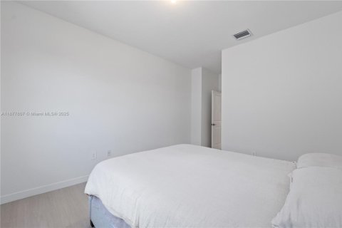 House in Homestead, Florida 5 bedrooms, 276.29 sq.m. № 1942349 - photo 19