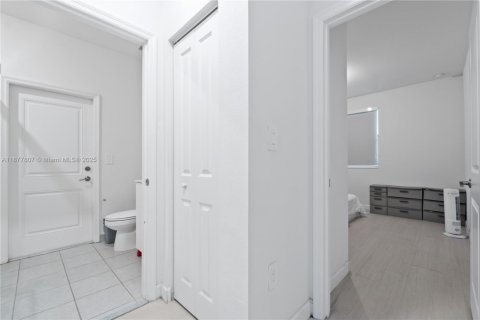 House in Homestead, Florida 5 bedrooms, 276.29 sq.m. № 1942349 - photo 26