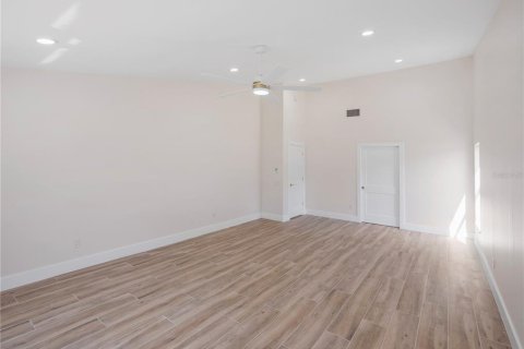 Casa en venta en Orlando, Florida, 4 dormitorios, 232.53 m2 № 1612922 - foto 28