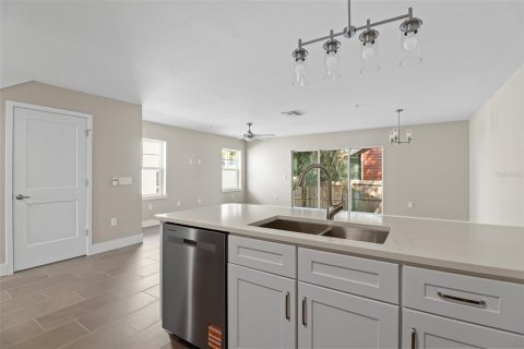 Townhouse in Ocala, Florida 3 bedrooms, 176.51 sq.m. № 2198948 - photo 8