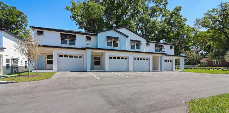 Townhouse in Ocala, Florida 3 bedrooms, 176.51 sq.m. № 2198948