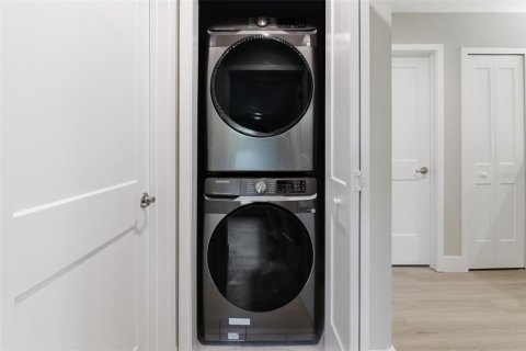 Townhouse in Ocala, Florida 3 bedrooms, 176.51 sq.m. № 2198948 - photo 21
