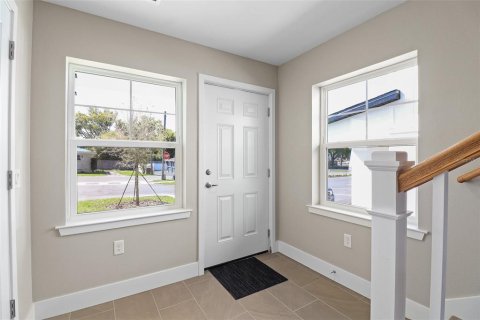 Townhouse in Ocala, Florida 3 bedrooms, 176.51 sq.m. № 2198948 - photo 4