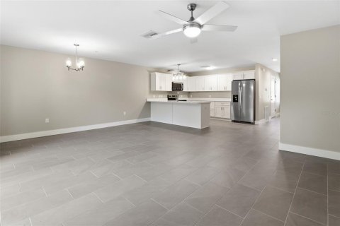 Townhouse in Ocala, Florida 3 bedrooms, 176.51 sq.m. № 2198948 - photo 11