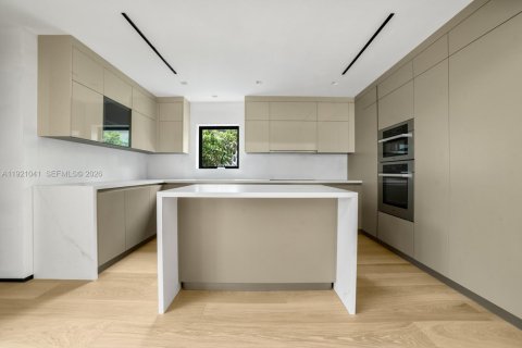 Купить виллу или дом в Майами-Бич, Флорида 4 спальни, 256.5м2, № 2043491 - фото 4