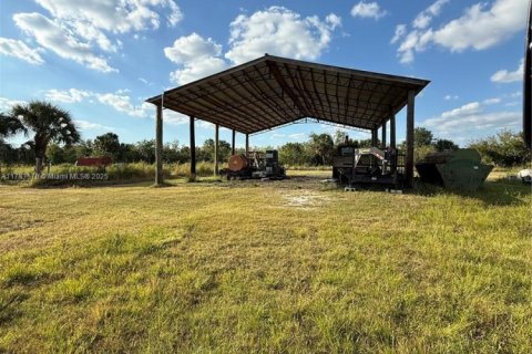 Купить коммерческую недвижимость в Виро-Бич, Флорида № 1958433 - фото 12