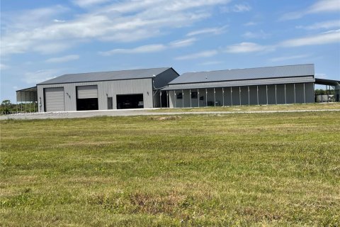 Купить коммерческую недвижимость в Виро-Бич, Флорида № 1958433 - фото 3