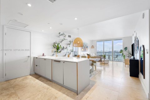 Copropriété à louer à Miami, Floride: 2 chambres, 126.07 m2 № 2048768 - photo 4