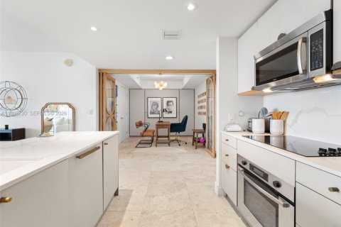 Copropriété à louer à Miami, Floride: 2 chambres, 126.07 m2 № 2048768 - photo 17