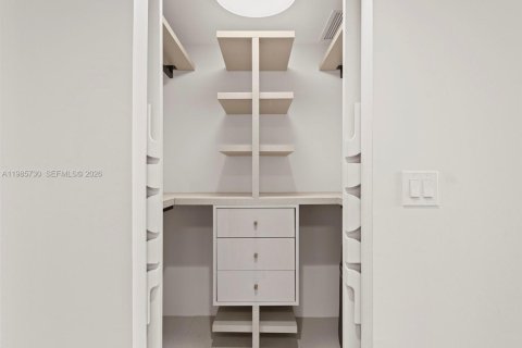 Copropriété à louer à Miami, Floride: 2 chambres, 126.07 m2 № 2048768 - photo 29