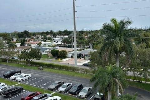 Купить кондоминиум в Дания-Бич, Флорида 2 спальни, 110.55м2, № 2010672 - фото 4