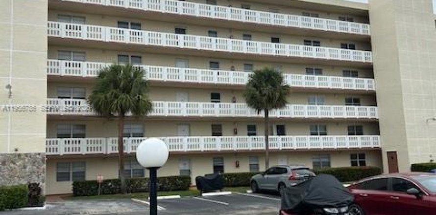 Кондоминиум с 2 спальнями в Дания-Бич, Флорида № 2010672