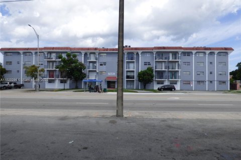 Condo à North Miami, Floride, 1 chambre  № 1960770