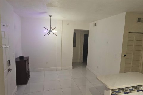 Copropriété à vendre à Cutler Bay, Floride: 2 chambres, 75.16 m2 № 2015995 - photo 5