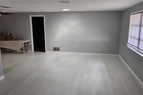 House in Port Charlotte, Florida 2 bedrooms, 121.14 sq.m. № 1886993 - photo 13