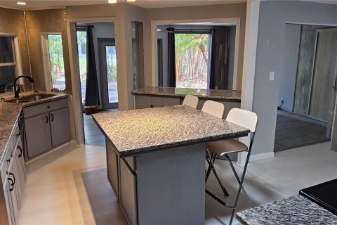 House in Port Charlotte, Florida 2 bedrooms, 121.14 sq.m. № 1886993 - photo 6