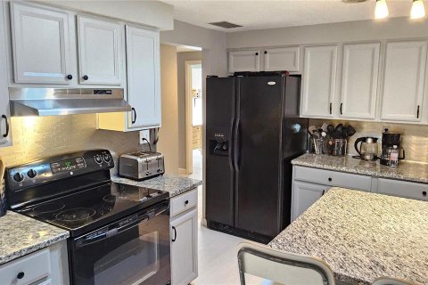 House in Port Charlotte, Florida 2 bedrooms, 121.14 sq.m. № 1886993 - photo 9