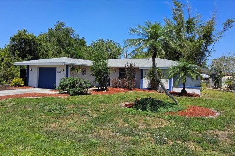 House in Port Charlotte, Florida 2 bedrooms, 121.14 sq.m. № 1886993 - photo 1