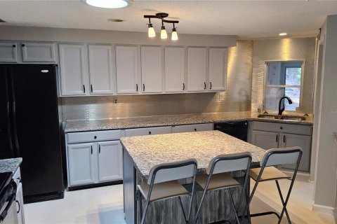 House in Port Charlotte, Florida 2 bedrooms, 121.14 sq.m. № 1886993 - photo 5