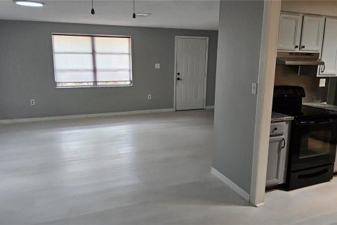 House in Port Charlotte, Florida 2 bedrooms, 121.14 sq.m. № 1886993 - photo 11