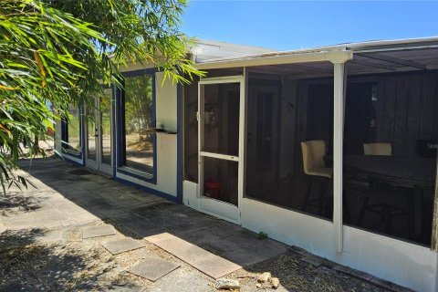House in Port Charlotte, Florida 2 bedrooms, 121.14 sq.m. № 1886993 - photo 16
